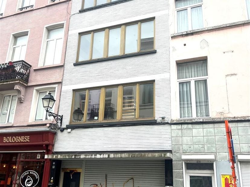 Ixelles: Proche de la place Saint-Boniface: Mejama Real Estate vous propose cette superbe localisation pour cet immeuble composé d&#039;un rez-de-chaussée