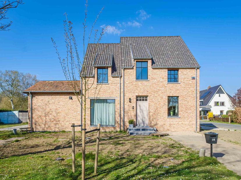 IN OPTIE - RECENT VERNIEUWDE WONING &lt;br /&gt;
 &lt;br /&gt;
Ben je op zoek naar een instapklare woning op een ideale locatie? Dan is deze moderne vernieuwde wo