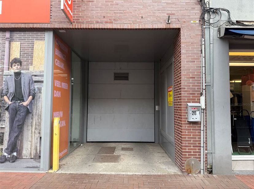 Garage à louer
                    à 8800 Roeselare