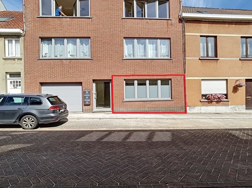 Zeer mooi recent gerenoveerd appartement met 1 slaapkamer gelegen in het centrum van Tervuren.&lt;br /&gt;
&lt;br /&gt;
Gelijkvloers: Goed belichte woonkamer met