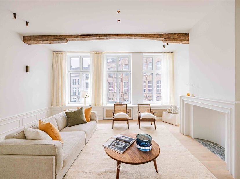 BRUGES - Vous êtes à la recherche d&#039;une maison de maître rénovée de standing au coeur de Bruges ?&lt;br /&gt;
Cette opportunité est peut-être pour vous !&lt;br