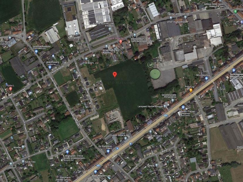 In de West-Vlaamse gemeente Beveren-Leie (Waregem) ligt deze bouwgrond van 591 m2 (lot 6). Gelegen in een doodlopende straat en een verkaveling met gr