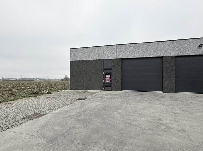 Bien professionnel à louer
                    à 8830 Hooglede