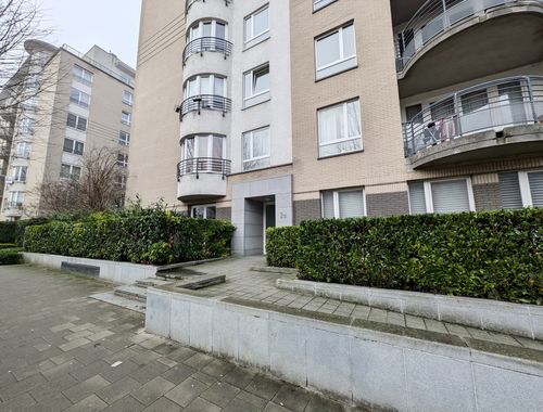                                         Studio met slaaphoek te huur in Etterbeek, € 950
