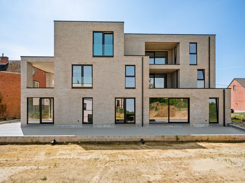 Appartement te koop
                    in 2430 Veerle