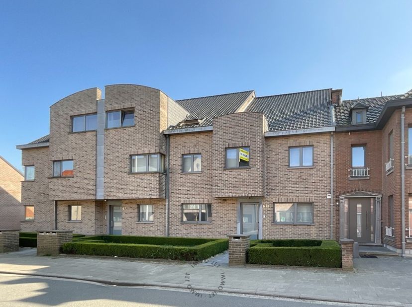 Deze centraal gelegen woning combineert rust en comfort met een uitstekende bereikbaarheid.&lt;br /&gt;
Gelegen in een rustige buurt, maar toch dichtbij win
