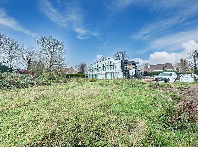EYKENVELD: Terrain à bâtir idéalement situé dans un environnement résidentiel : Terrain à bâtir : 714 m²  - Possibilité d&#039;y construire une villa d&#039;une
