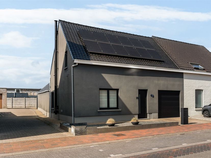 Woning met 2 slaapkamers en tuin in Vosselaar&lt;br /&gt;
Deze ruime woning met 2 (mogelijkheid tot 3) slaapkamers en een tuin bevindt zich op een uitsteken