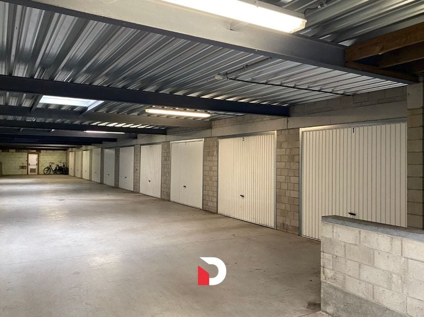 Garage à louer
                    à 8310 Assebroek
