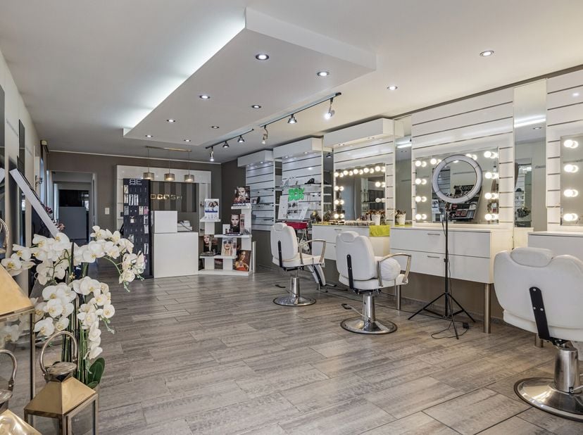 Dé Perfecte Locatie voor Jouw Succes!&lt;br /&gt;
Ben jij op zoek naar een uitzonderlijk handelspand op een zichtlocatie met veel passage? Dit prachtige en