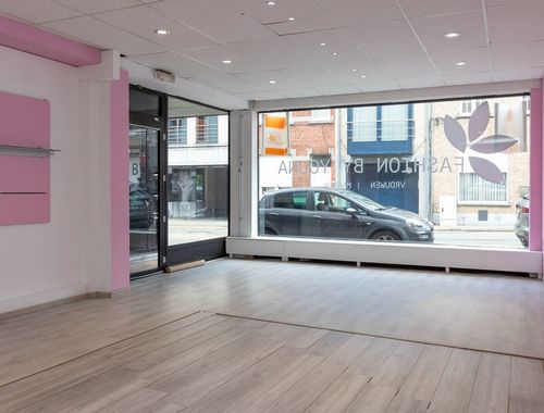                                         Commerce à vendre à Ninove, € 280.000

