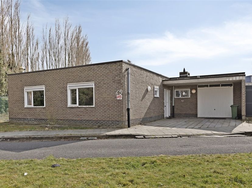 !!! OPGELET: BEZOEKDAG op 19/07 tussen 10 en 14u !!!&lt;br /&gt;
Laat u verwelkomen in deze op te frissen bungalow te Wetteren. De woning biedt een bewoonba