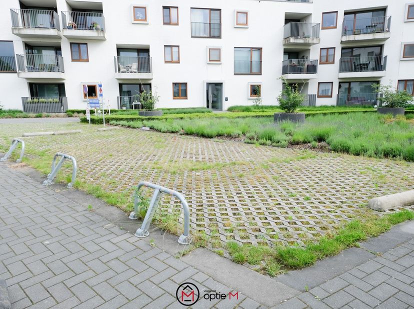 Ben je op zoek naar een veilige en toegankelijke parkeerplaats in Bilzen?&lt;br /&gt;
Er zijn vier parkeerplaatsen beschikbaar aan de Sint-Lambertuslaan 32.
