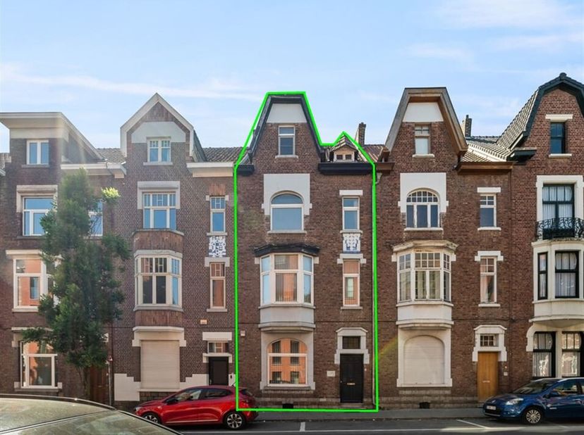 PRACHTIG HERENHUIS MET VEEL CHARME IN HET CENTRUM VAN SINT-TRUIDEN &lt;br /&gt;
Heb je er altijd van gedroomd om te wonen op een perfecte uitvalsbasis in ee