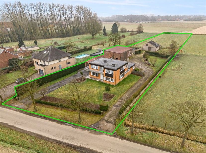RUIME GEZINSWONING MET PAARDENSTALLEN EN MOGELIJKHEID TOT BIJHUREN 1HECTARE WEILAND IN DIEPENBEEK&lt;br /&gt;
Droom jij van een ruime gezinswoning met alle