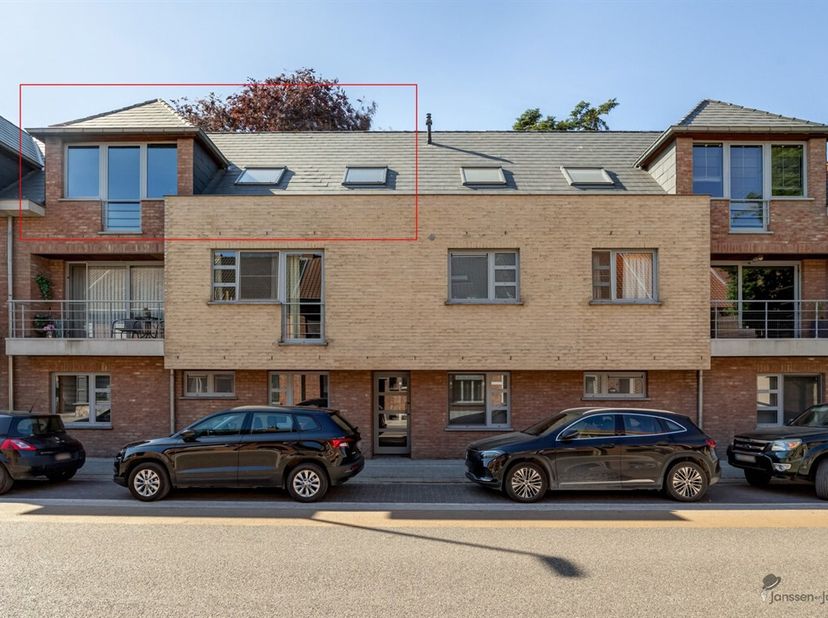 Découvrez cet appartement accueillant, idéalement situé dans le centre animé de Hamme.&lt;br /&gt;
Avec une surface habitable de 114m², cette propriété vous