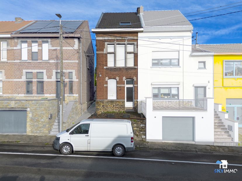 L&#039; Agence SKY IMMO vous propose cette Belle Maison 3 façades composée de :&lt;br /&gt;
Au RDC : Terrasse avant (12), Salon (14), Salle à manger (18) , cuisi