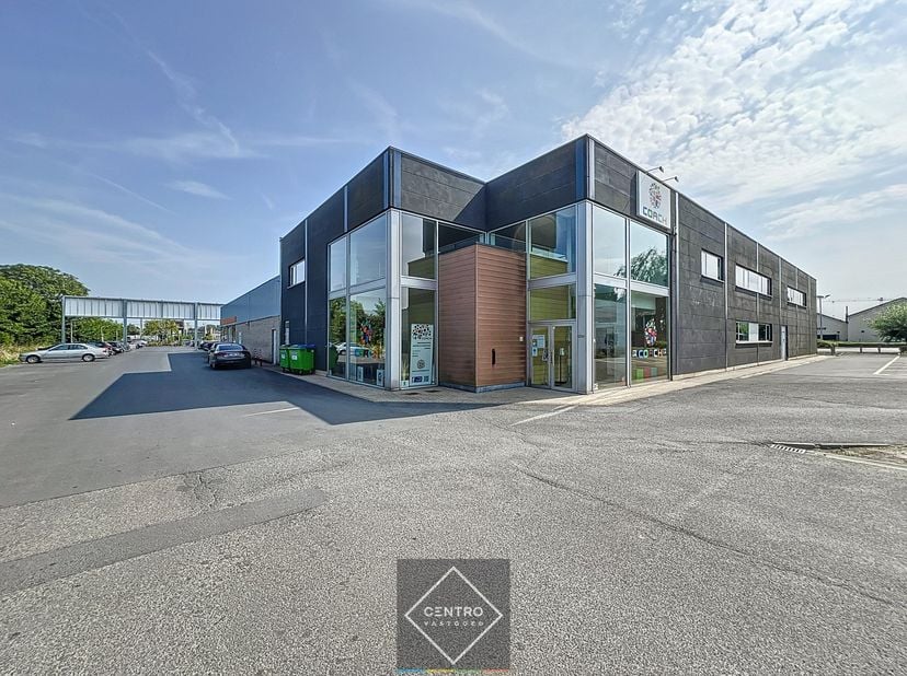 Bien professionnel à vendre
                    à 8800 Roeselare