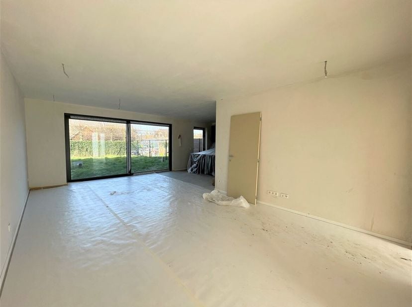 Prachtige nieuwbouw woning met 3 slaapkamers &lt;br /&gt;
Ligging: &lt;br /&gt;
Gelegen in het centrum van Berendrecht met winkels, scholen en openbaar vervoer in