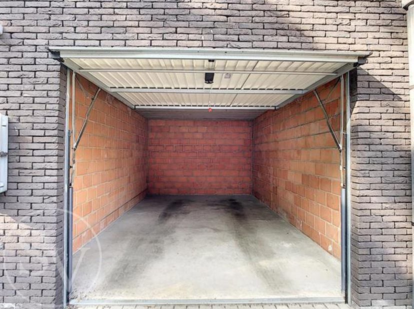 Garage à vendre
                    à 2950 Kapellen