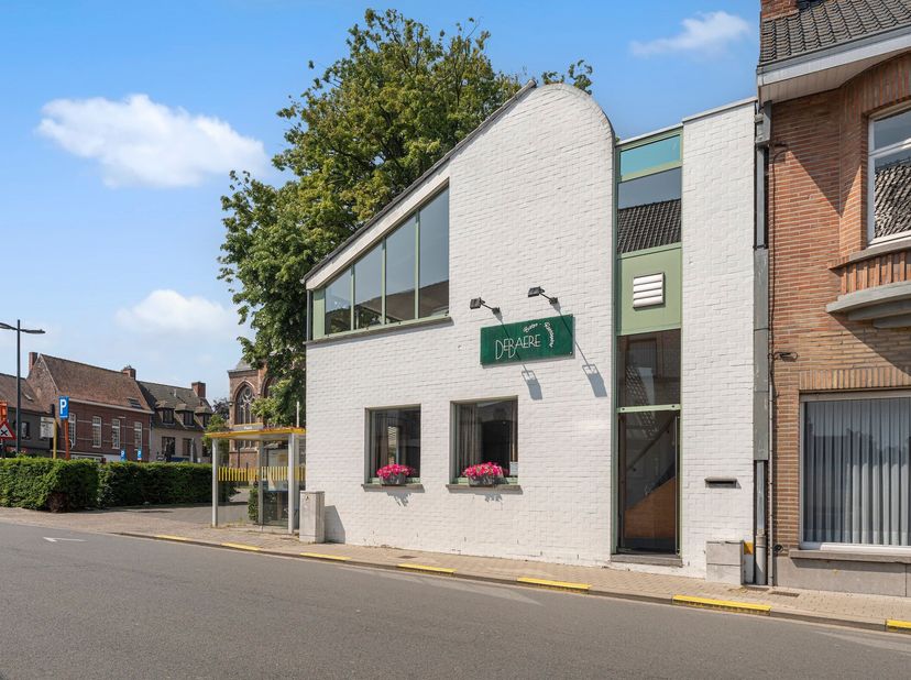 Uniek Handelspand te koop in Moorsele!!!&lt;br /&gt;
Welkom bij dit prachtige handelspand op een toplocatie in het bruisende centrum van Moorsele! Momenteel
