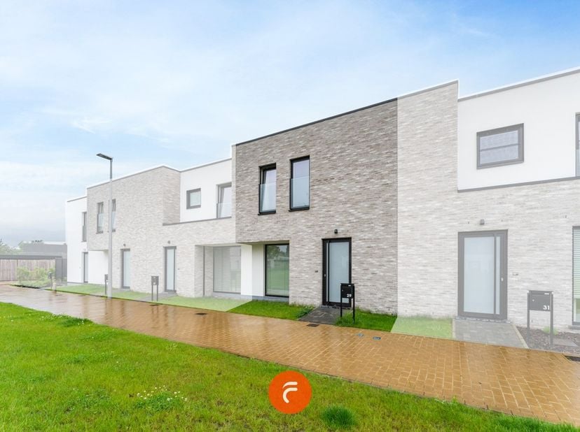 Bijna Energie Neutrale (BEN) woning in uiterst gezinsvriendelijke nieuwe verkaveling te Heule. Momenteel verhuurd. Palend aan groenzone en gelegen vla