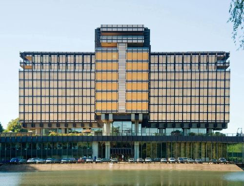                                         Immeuble de bureaux à louer à Watermael-Boitsfort, € 2.100
