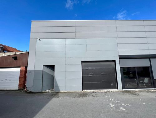                                         Entrepôt à louer à Ieper, € 650
