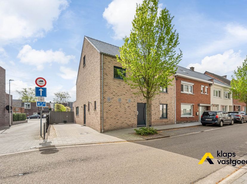Maison à vendre
                    à 3960 Bree