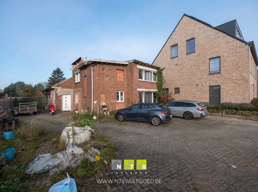VOLLEDIG TE RENOVEREN WONING MET LOODS OP EEN PERCEEL VAN 14A86CA TE DILSEN-STOKKEM (ELEN)&lt;br /&gt;
TROEVEN&lt;br /&gt;
- Een vlotte verbinding naar Maaseik, M