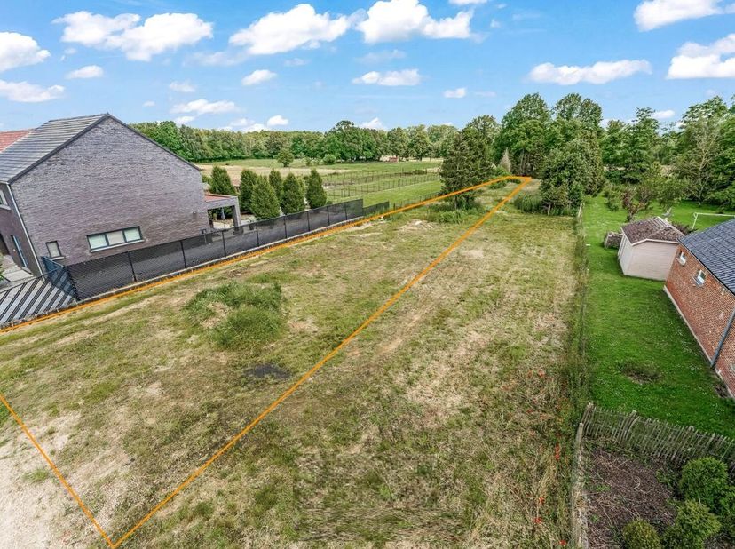 Terrain à vendre
                    à 3560 Lummen