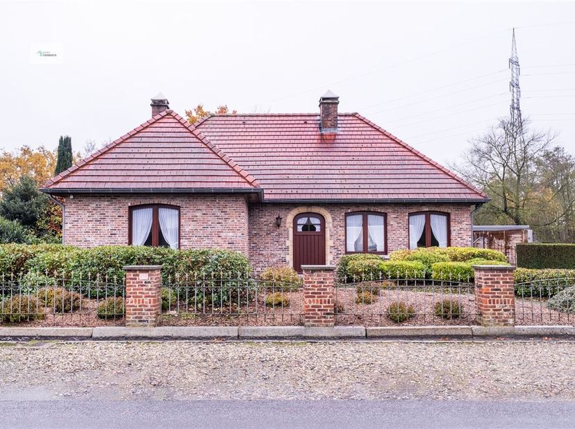 Maison à louer
                    à 2400 Mol