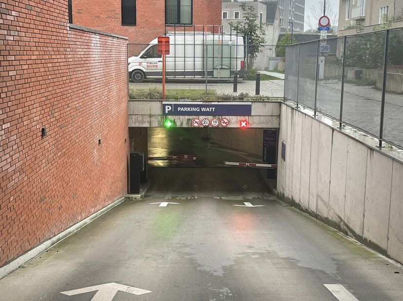 Une demande de visite peut être faite via notre site web : https://www.vicusvastgoed.be/aanbod?prefilter=huren&lt;br /&gt;
Allez à la propriété concernée et