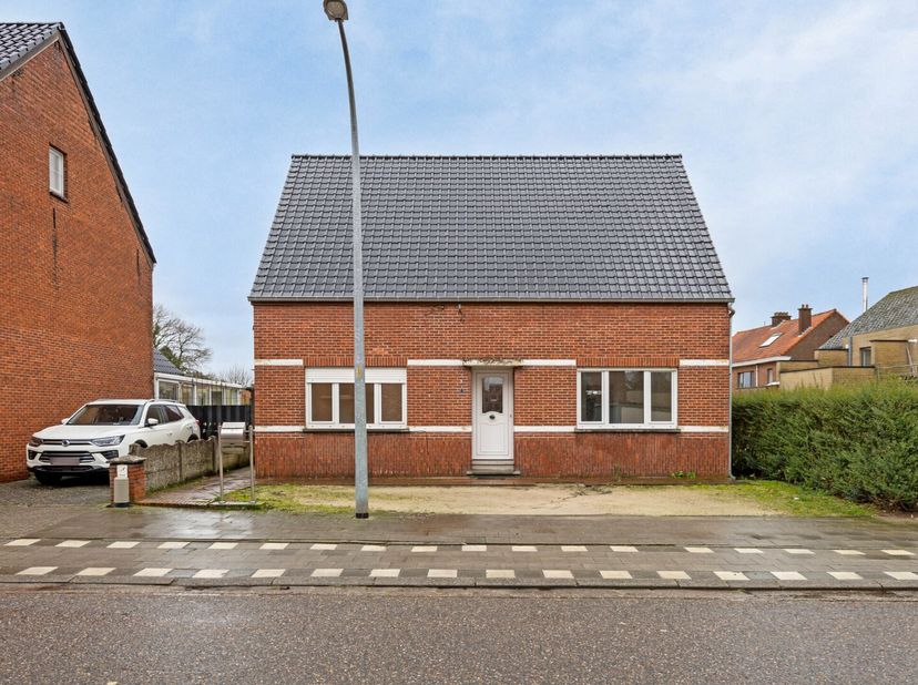 Deze gezellige ruime woning in Mol is de perfecte woning voor wie op zoek is naar een ruime open bebouwing nabij het centrum van Mol en zelf inspraak