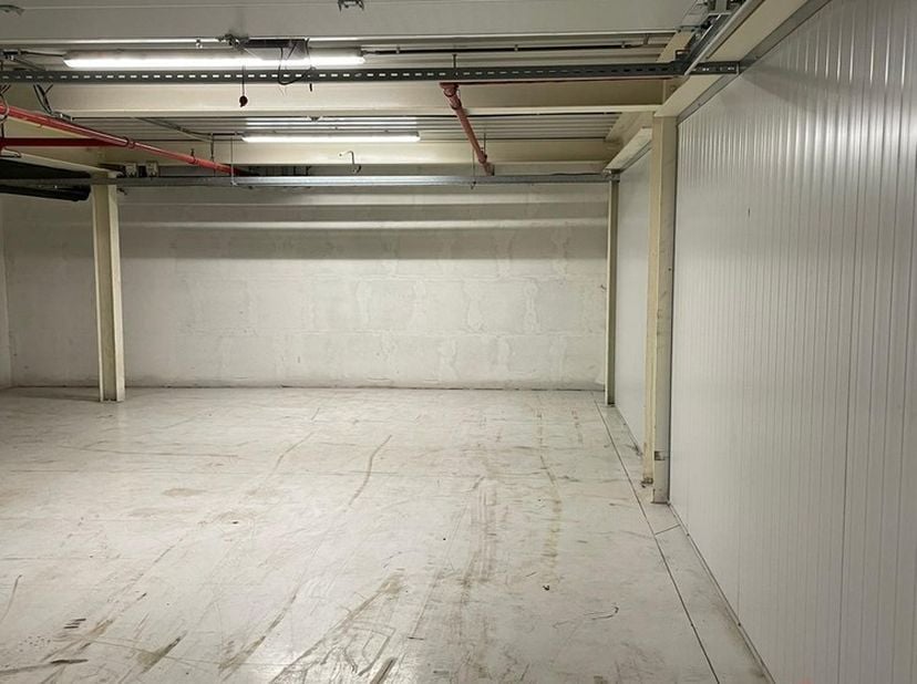 Bien professionnel à vendre
                    à 9150 Kruibeke