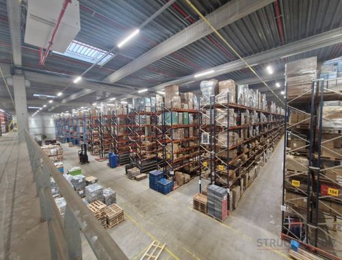                                         Bâtiment d’entreprise à louer à Heppignies, € 57.416,67
