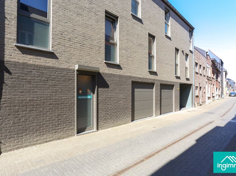 Van harte welkom op de kijkdag zaterdag 17 mei na telefonische afspraak met Inge 0477 57 47 68. Heel tof recent appartement op gelijkvloers nabij het