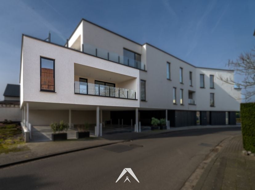Appartement à vendre
                    à 8551 Heestert