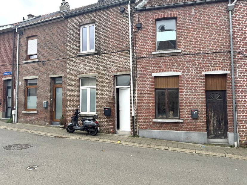 Ontdek deze charmante en instapklare rijwoning gelegen in Kessel-Lo, vlakbij Leuven centrum. De woning is momenteel verhuurd, wat het een interessante