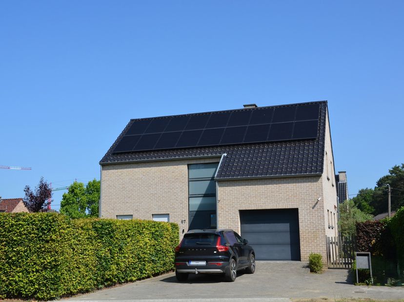 In het hart van het gezellige Werchter bevindt zich deze hedendaagse, charmante gezinswoning, ideaal voor wie op zoek is naar ruimte, comfort en veel