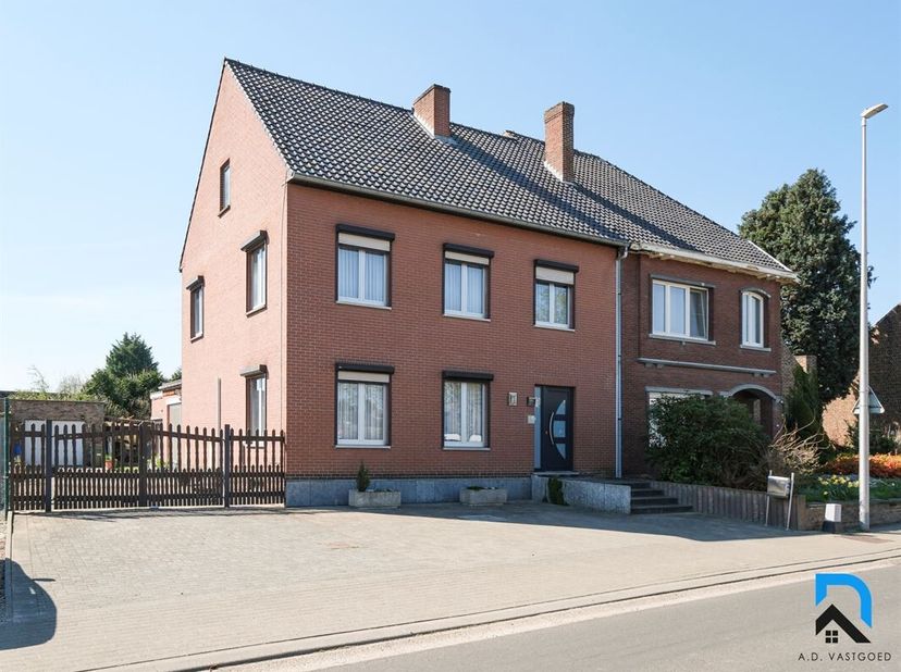 Ruime woning met tuin nabij het centrum van Bilzen&lt;br /&gt;
Deze woning met prachtige tuin geniet van een absolute toplocatie. Het centrum van Bilzen is