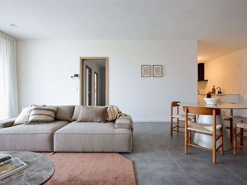 Au coeur de Mortsel, un tout nouveau quartier s&#039;élève sous le nom de &quot;Stadsterras&quot;.&lt;br /&gt;
Le &quot;Stadsterras de Mortsel&quot; relie la Gemeenteplein, située a
