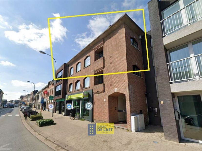 Licht en ruim appartement met garage, kelder en terras op topligging&lt;br /&gt;
Welkom in dit zonnig en goed onderhouden appartement, gelegen op de tweede