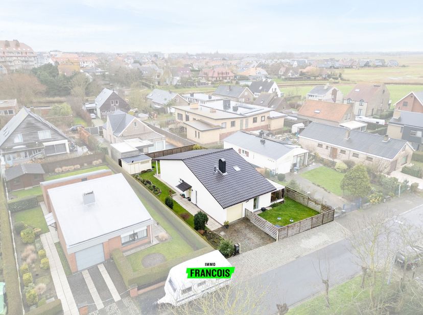 Cette villa de plain-pied est située dans un quartier résidentiel agréable et verdoyant à Harendijke. Vous y profitez d&#039;un environnement paisible avec