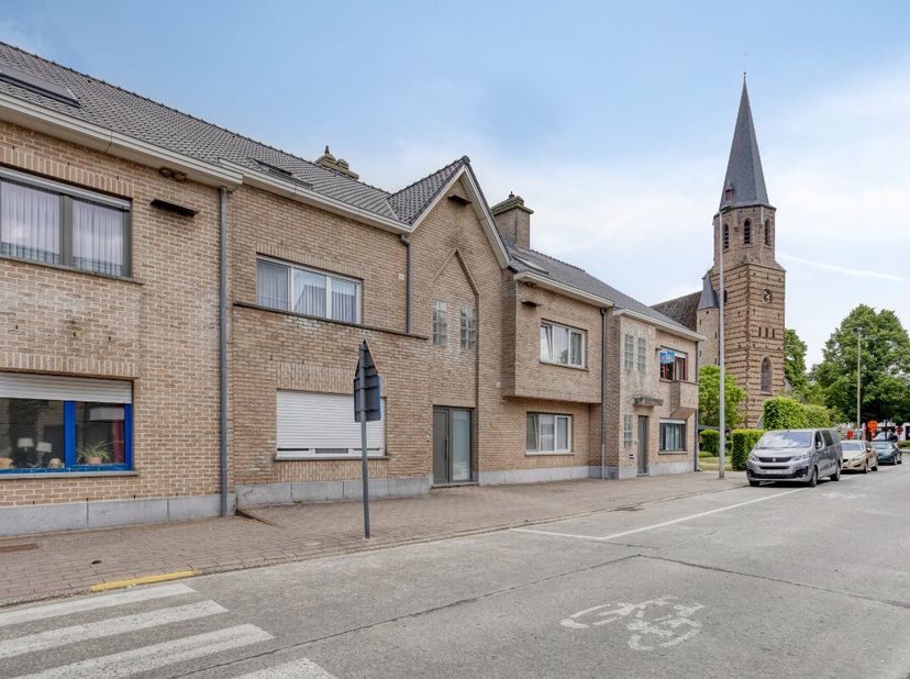 Schaffen: instapklaar gelijkvloers appartement te koop met tuin en garage Op zoek naar een instapklaar appartement met tuin in een rustige omgeving, m