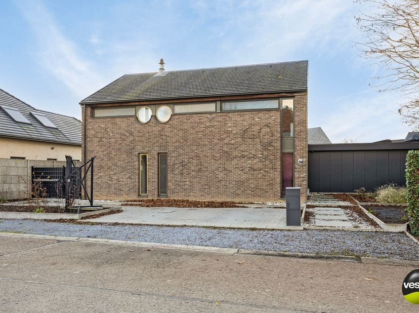 Ruime, moderne woning in Mopertingen bij Bilzen - Redemptiestraat 42.&lt;br /&gt;
&lt;br /&gt;
Ontdek deze prachtige, hedendaagse woning op een rustige en landeli