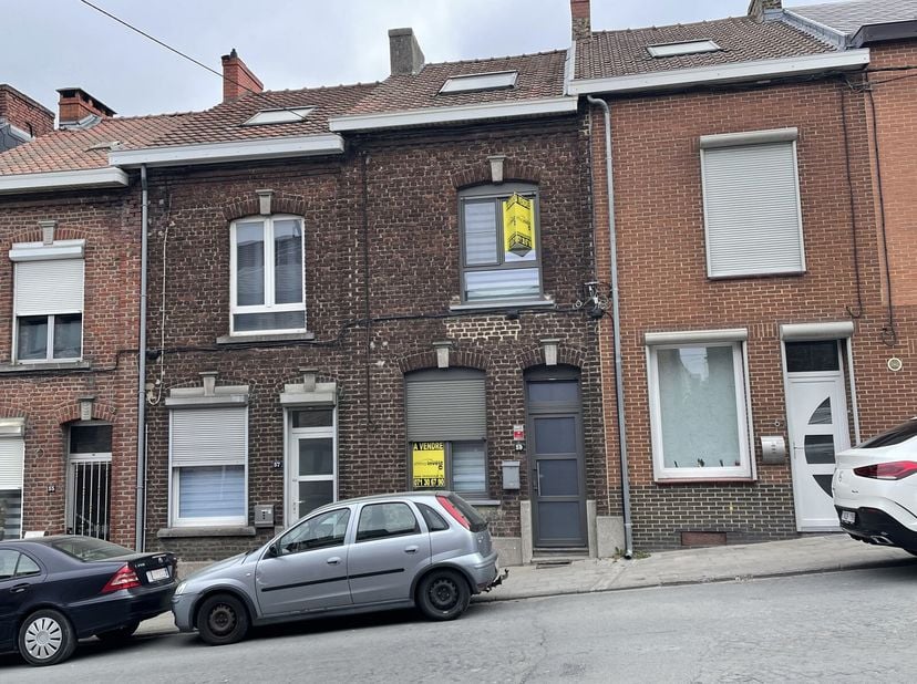 BONNE MAISON RENOVEE EN 2022&lt;br /&gt;
Rez-de-chaussée : salon, salle à manger, cuisine-équipée avec coin à manger, bureau, salle de bain avec baignoire-d