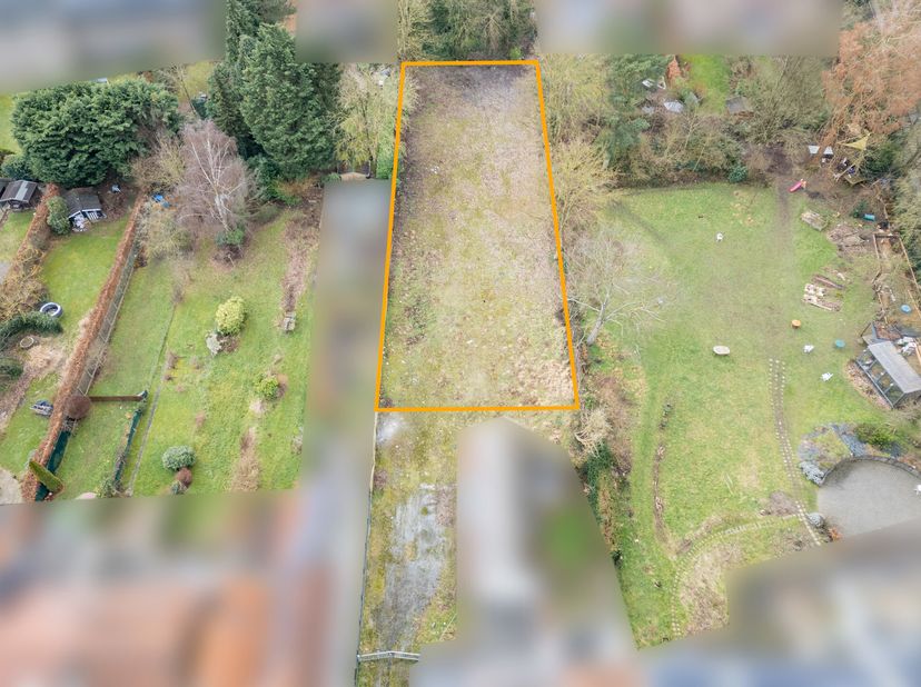 Idéalement situé à deux pas de la place Dumon dans un quartier résidentiel recherché, TRIOR Woluwe vous propose ce terrain de fond de 8a 25ca orienté