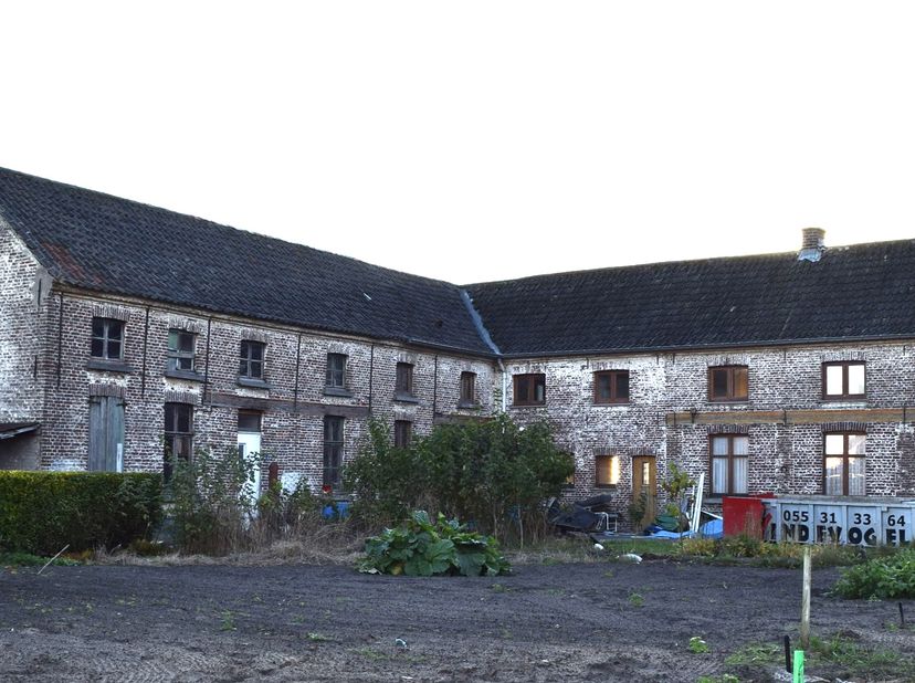 TE KOOP in NAZARETH - Eke aan de Cornelis de Schepperestraat, 4&lt;br /&gt;
&lt;br /&gt;
Een uiterst centraal gelegen te renoveren open bebouwing in Eke aan de Co