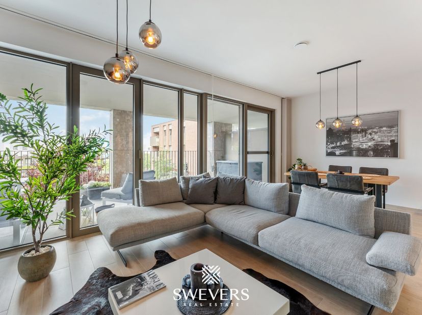 Interesse? Meer informatie op www.SWEVERS.be. -Dit stijlvolle en energiezuinige appartement bevindt zich op de derde verdieping van een recent gebouwd
